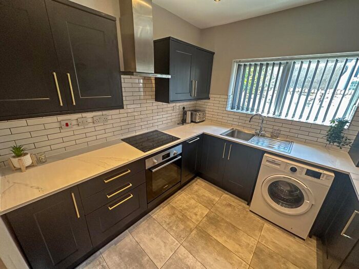 4 Bedroom Terraced House To Rent In Albert Edward Road, L7