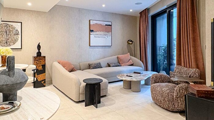 2 Bedroom Flat To Rent In Ponton Road, London, SW11