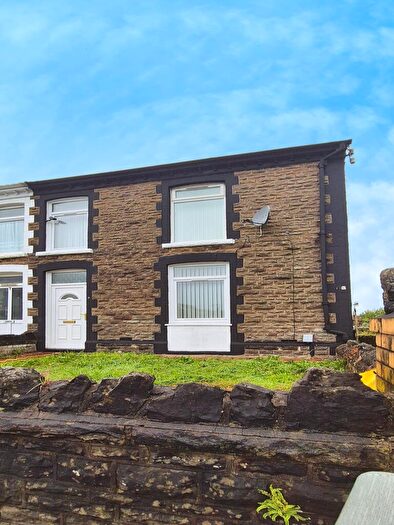 2 Bedroom Flat To Rent In Winifred Road, Neath, SA10