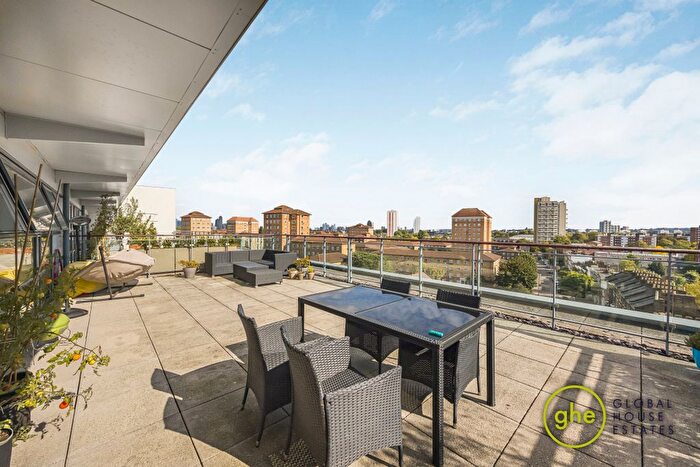 2 Bedroom Flat To Rent In Wandsworth Road, Nine Elms, London, SW8