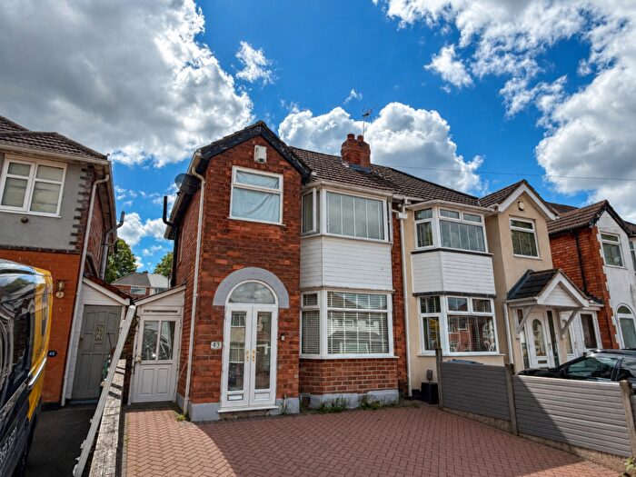 3 Bedroom Semi-Detached House For Sale In Whitecroft Road, Birmingham, West Midlands, B26