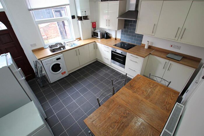4 Bedroom Terraced House To Rent In Beamsley Grove, Hyde Park, Leeds, LS6