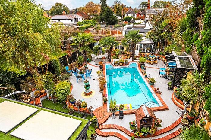 4 Bedroom Detached House To Rent In Stockers Lane, Woking, Surrey, GU22