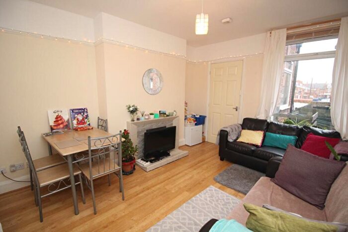 2 Bedroom Flat To Rent In Moorfield, High West Jesmond, Newcastle Upon Tyne, NE2