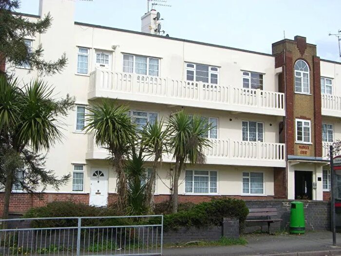 2 Bedroom Flat To Rent In Warwick Court, Princes Drive, Harrow, HA1