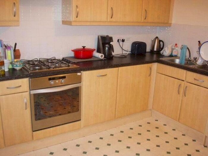 2 Bedroom Flat To Rent In Willowbrae Road, Edinburgh, EH8