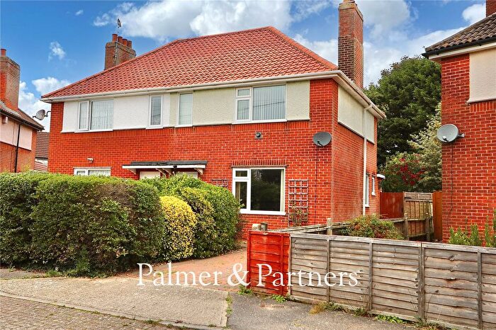 3 Bedroom Semi-detached House For Sale In Howe Avenue, Ipswich, Suffolk, IP3