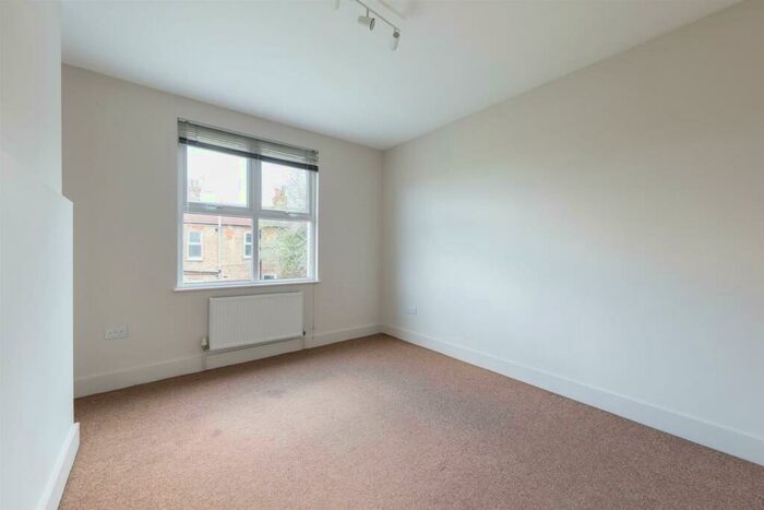 2 Bedroom Flat To Rent In Dames Road, Forest Gate, E7