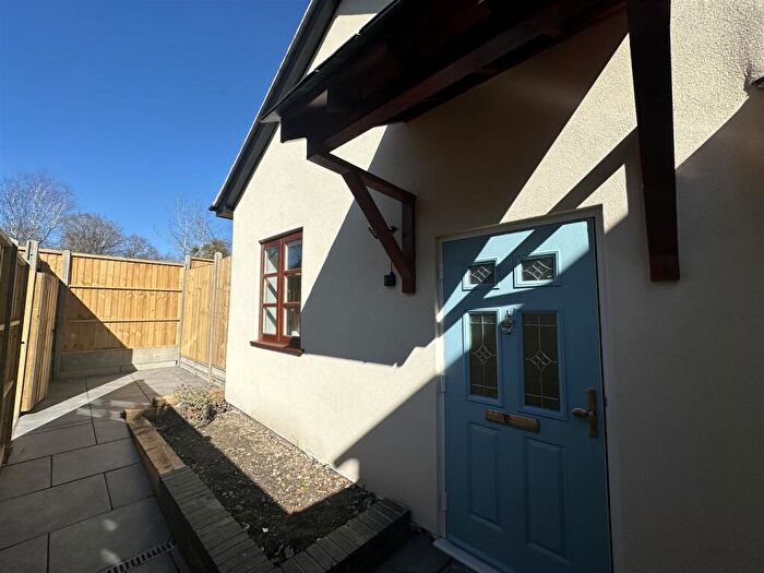 Studio To Rent In Hillside Road, Aldershot, GU11