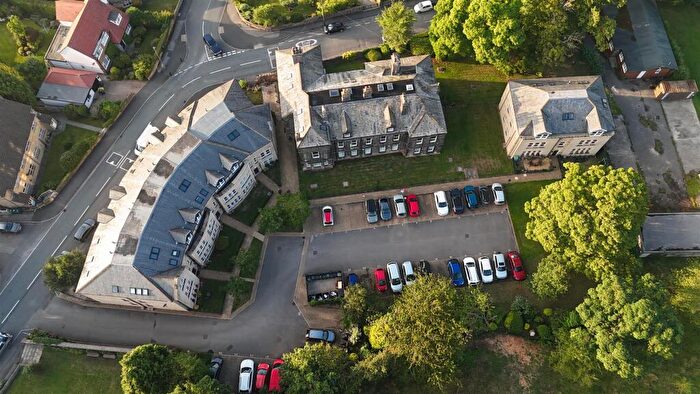 2 Bedroom Apartment For Sale In Farnley Road, Menston, LS29