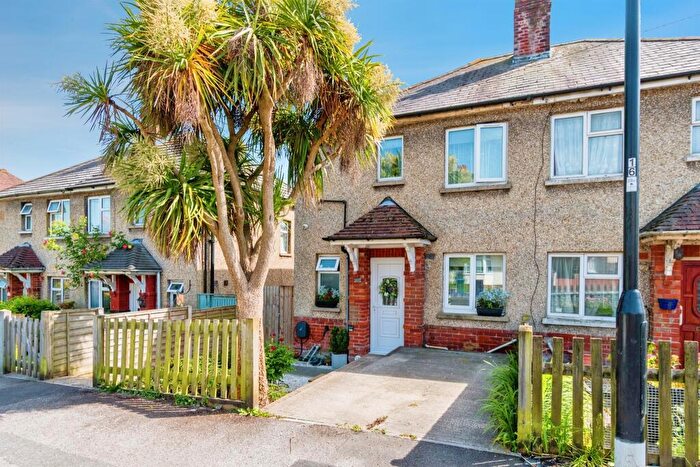 3 Bedroom Semi Detached House For Sale In Carnation Road, Southampton, SO16