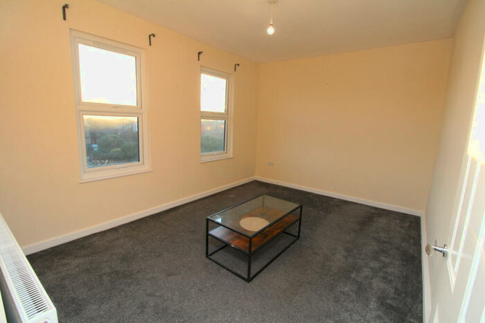 2 Bedroom Maisonette To Rent In Main Road, Swanley, Kent, BR8