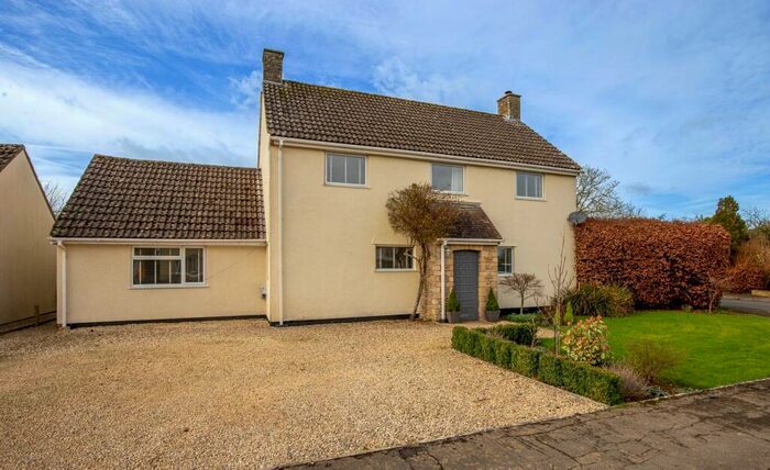 4 Bedroom Detached House For Sale In Follyfield, Hankerton, SN16