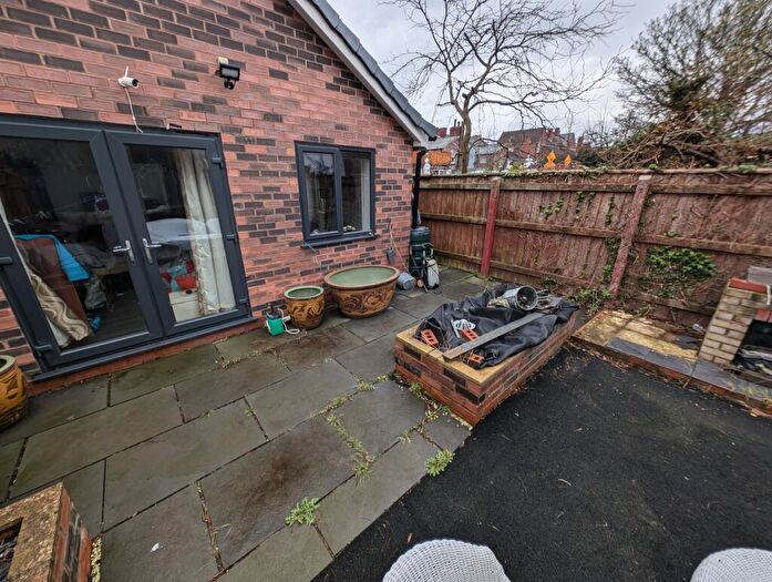 2 Bedroom Bungalow For Sale In Seaview Road, Wallasey, CH45