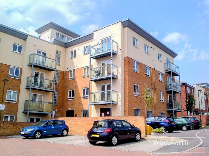 2 Bedroom Flat To Rent In Taylor Court, Todd Close, Borehamwood, Hertfordshire, WD6