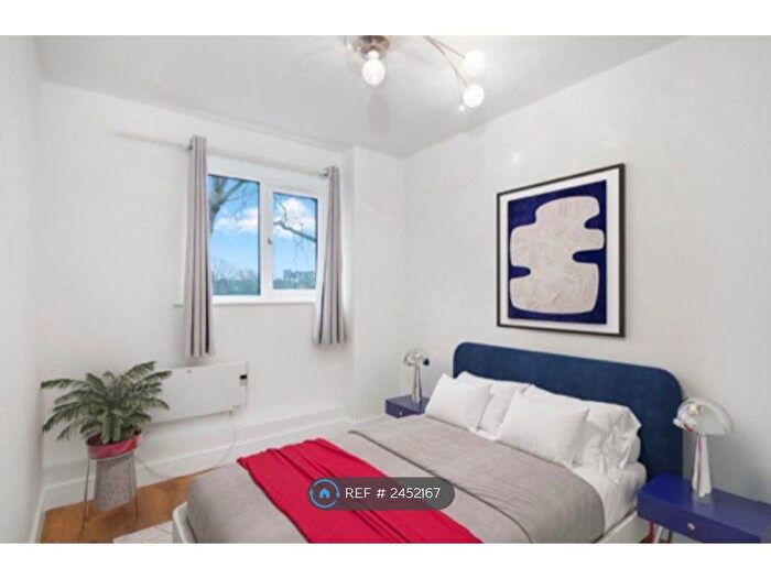 3 Bedroom Flat To Rent In Grinstead Rd, London, SE8