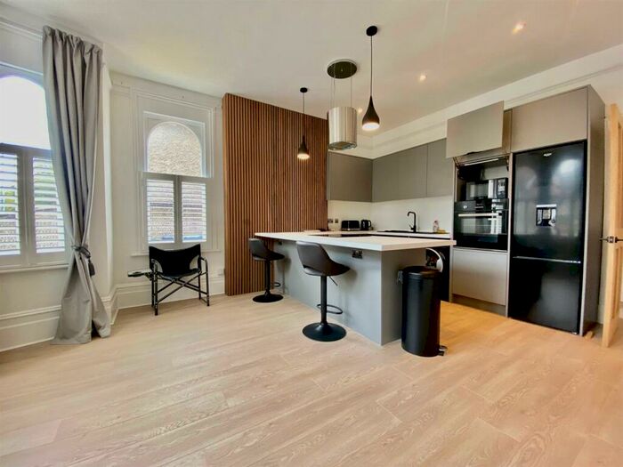 1 Bedroom Apartment To Rent In Heene Road, Worthing, BN11