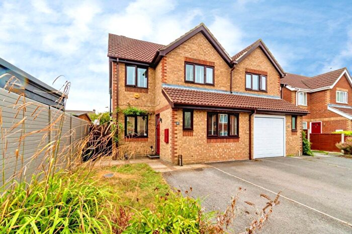 3 Bedroom Semi-Detached House For Sale In Pentridge Way, Totton, Southampton, Hampshire, SO40