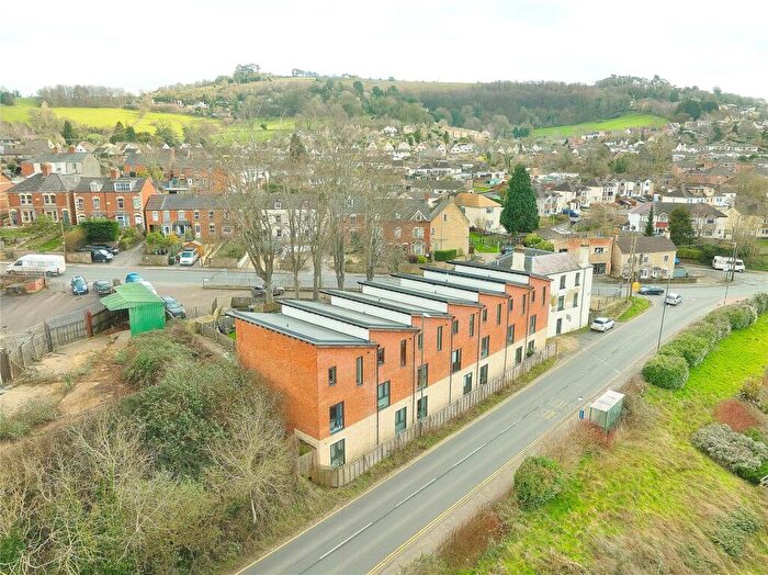 3 Bedroom Terraced House For Sale In Bath Road, Stroud, Gloucestershire, GL5