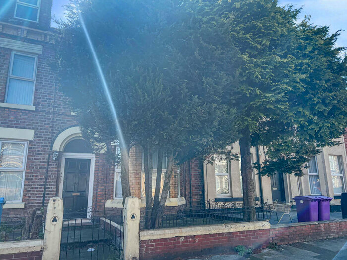 2 Bedroom Apartment To Rent In Kremlin Drive, Liverpool, L13