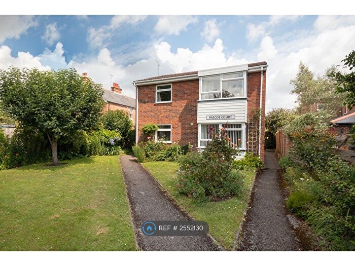 2 Bedroom Flat To Rent In Pascoe Court, Chichester, PO19