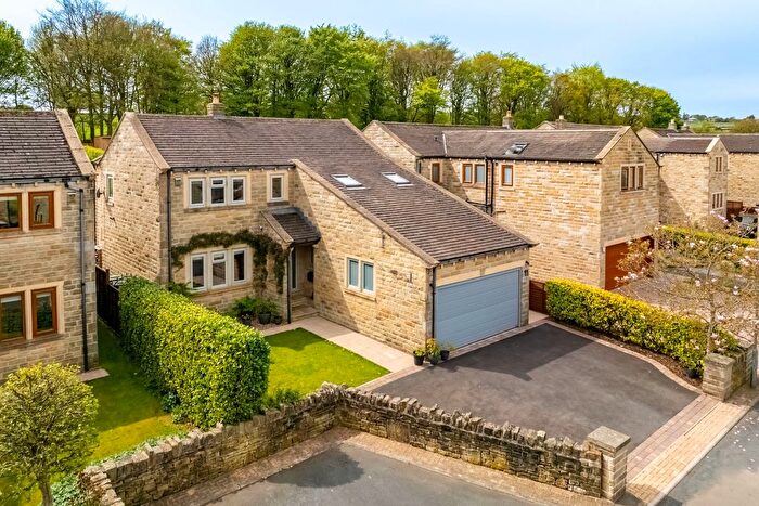 4 Bedroom Detached House For Sale In Woodside Lodge, Kirkburton, Huddersfield, HD8
