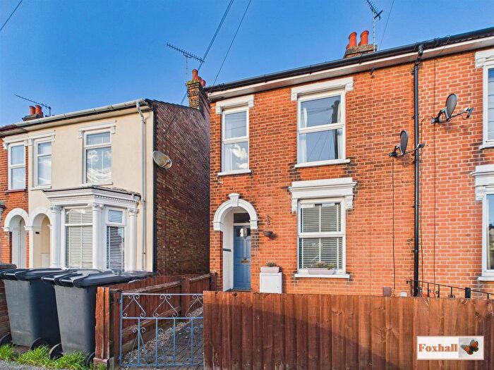 3 Bedroom Semi Detached House For Sale In Darwin Road, Ipswich, IP4