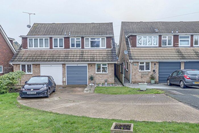 3 Bedroom Semi Detached House For Sale In Vine Way, Brentwood, CM14