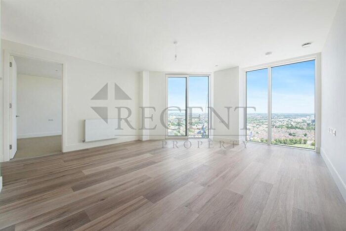 2 Bedroom Apartment To Rent In Hale Works, Daneland Walk, N17