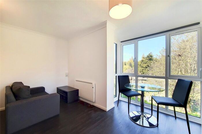 Studio To Rent In Sterling Place, London, W5