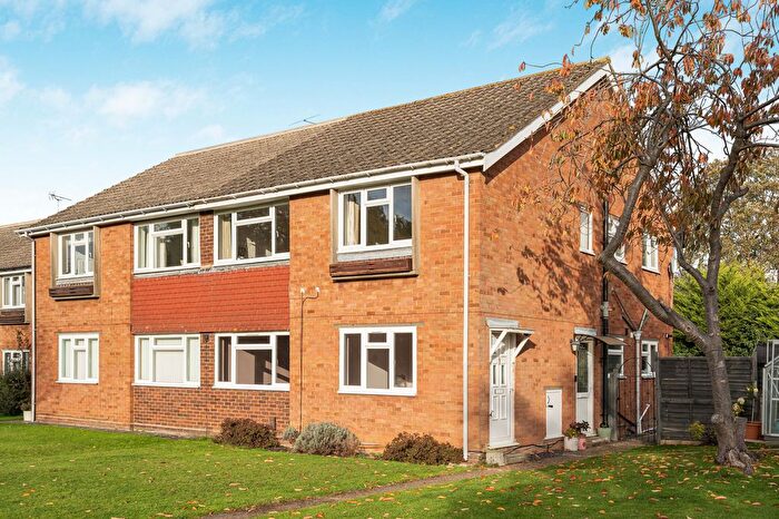 2 Bedroom Maisonette For Sale In Moat Court, Ashtead, KT21