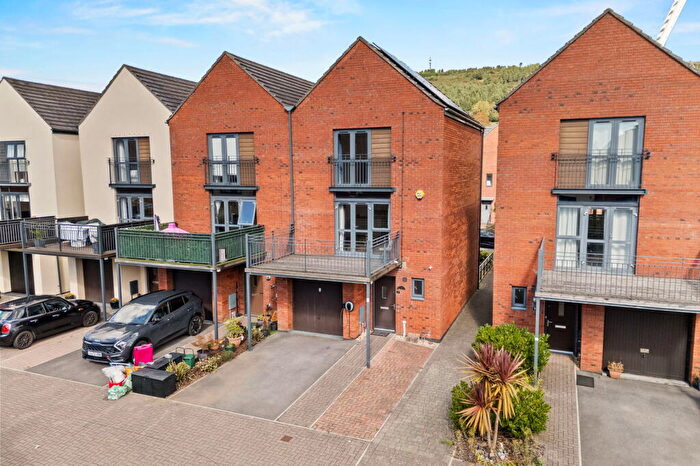3 Bedroom Town House For Sale In Yr Hafan, Swansea, SA1