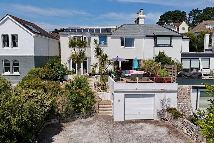 4 Bedroom Semi-Detached House For Sale In Castle Drive, Falmouth, TR11