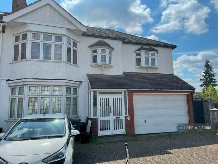 5 Bedroom Semi-Detached House To Rent In Bressey Grove London, London, E18