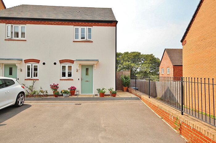 2 Bedroom Semi Detached House For Sale In Masons Grove, North Leigh, OX29