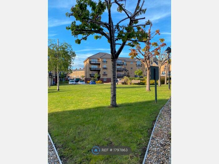 2 Bedroom Flat To Rent In Adventurers Quay, Cardiff, CF10