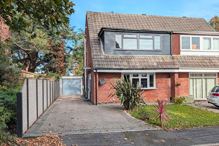 3 Bedroom Semi Detached House For Sale In Lynton Gardens, Fareham, PO16