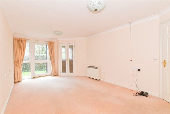 2 Bedroom Flat For Sale In Springwell, Havant, Hampshire, PO9