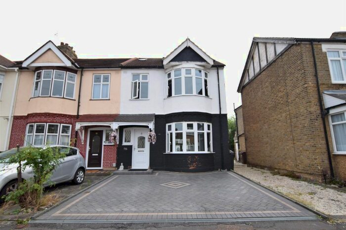 4 Bedroom End Terrace House For Sale In Willow Road, Chadwell Heath, Romford, Essex, RM6