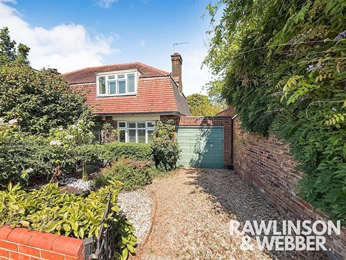 2 Bedroom Semi Detached House To Rent In Hurst Road, West Molesey, KT8