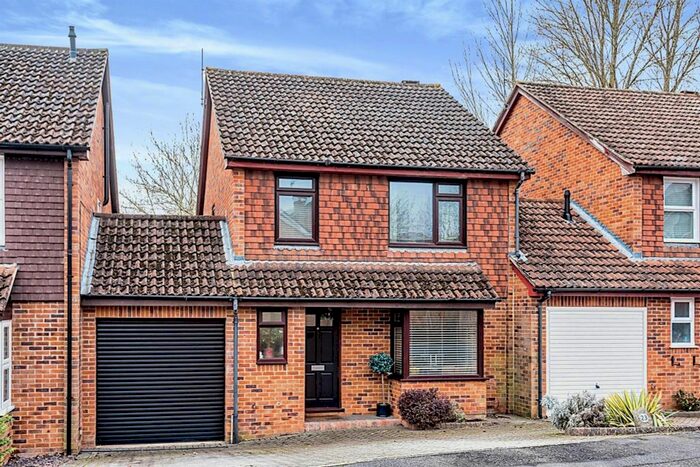 4 Bedroom Property To Rent In Juniper Close, Chineham, Basingstoke, RG24