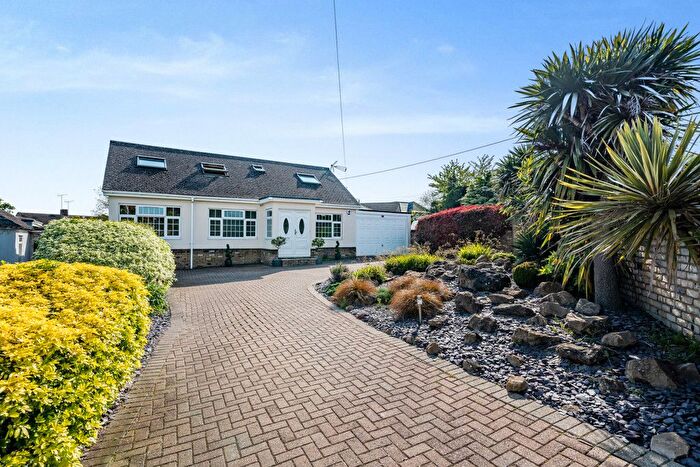 5 Bedroom Detached House For Sale In Top Dartford Road, Hextable, Swanley, BR8