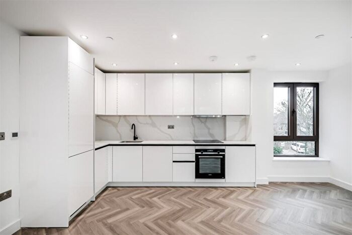 2 Bedroom Apartment To Rent In Quarter Four, Larkshall Road, Chingford, E4