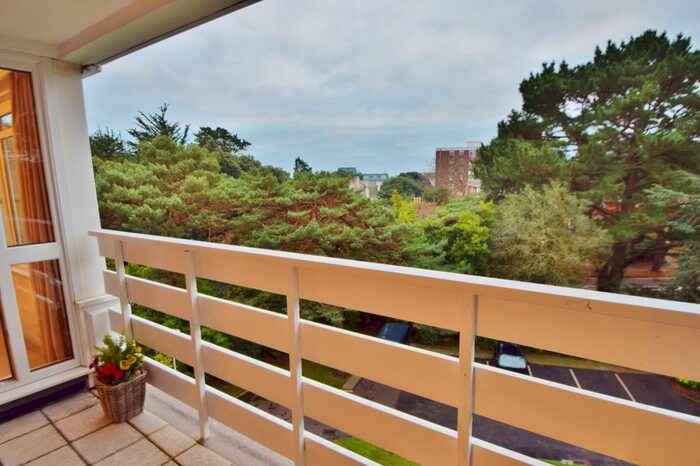 3 Bedroom Flat To Rent In Bournemouth, BH1