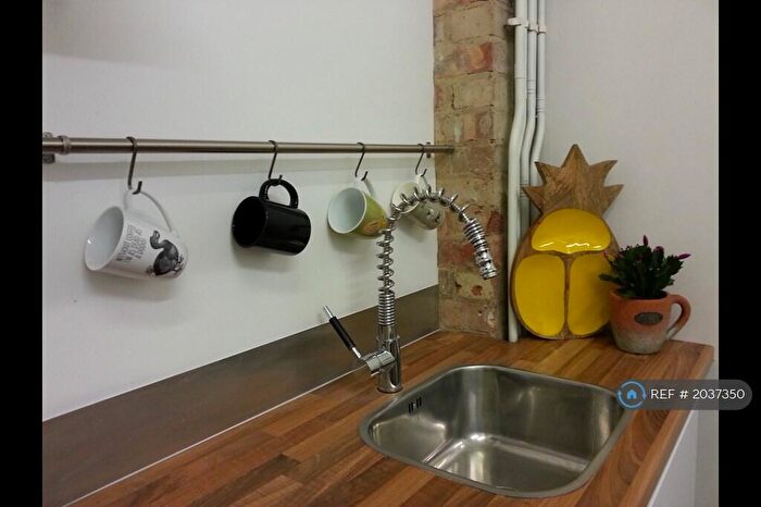 1 Bedroom Flat To Rent In Battersea Bridge Rd, London, SW11