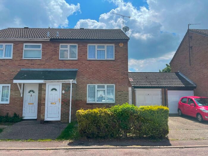 3 Bedroom Semi-Detached House To Rent In Henley Close, Houghton Regis, Dunstable, LU5