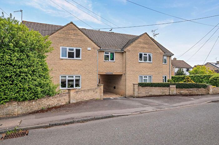 2 Bedroom Flat For Sale In Siddington Road, Cirencester, Gloucestershire, GL7