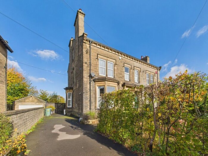 5 Bedroom Semi Detached House For Sale In Green Head Lane, Keighley, BD20
