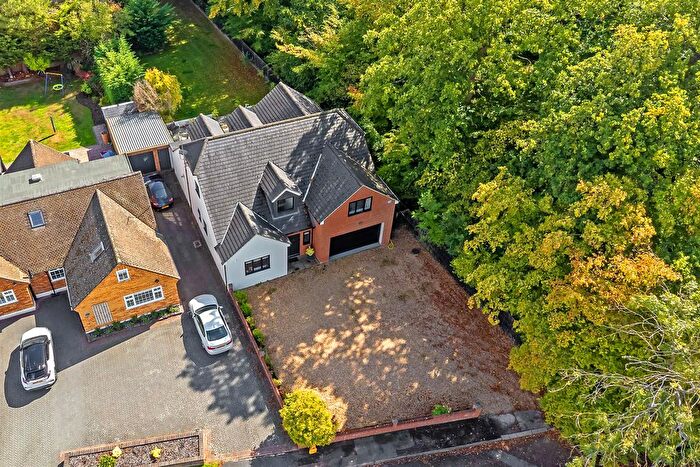 4 Bedroom Detached House For Sale In Bucknalls Drive, Bricket Wood, St. Albans, AL2