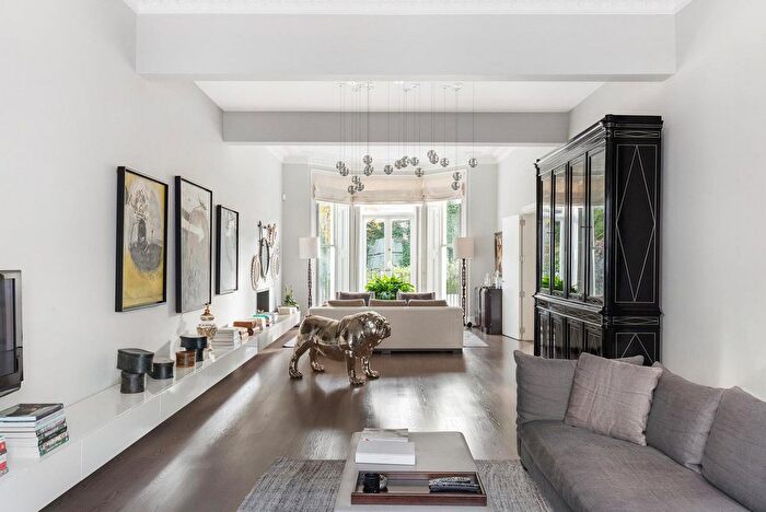 5 Bedroom Flat For Sale In Holland Park, London, W11